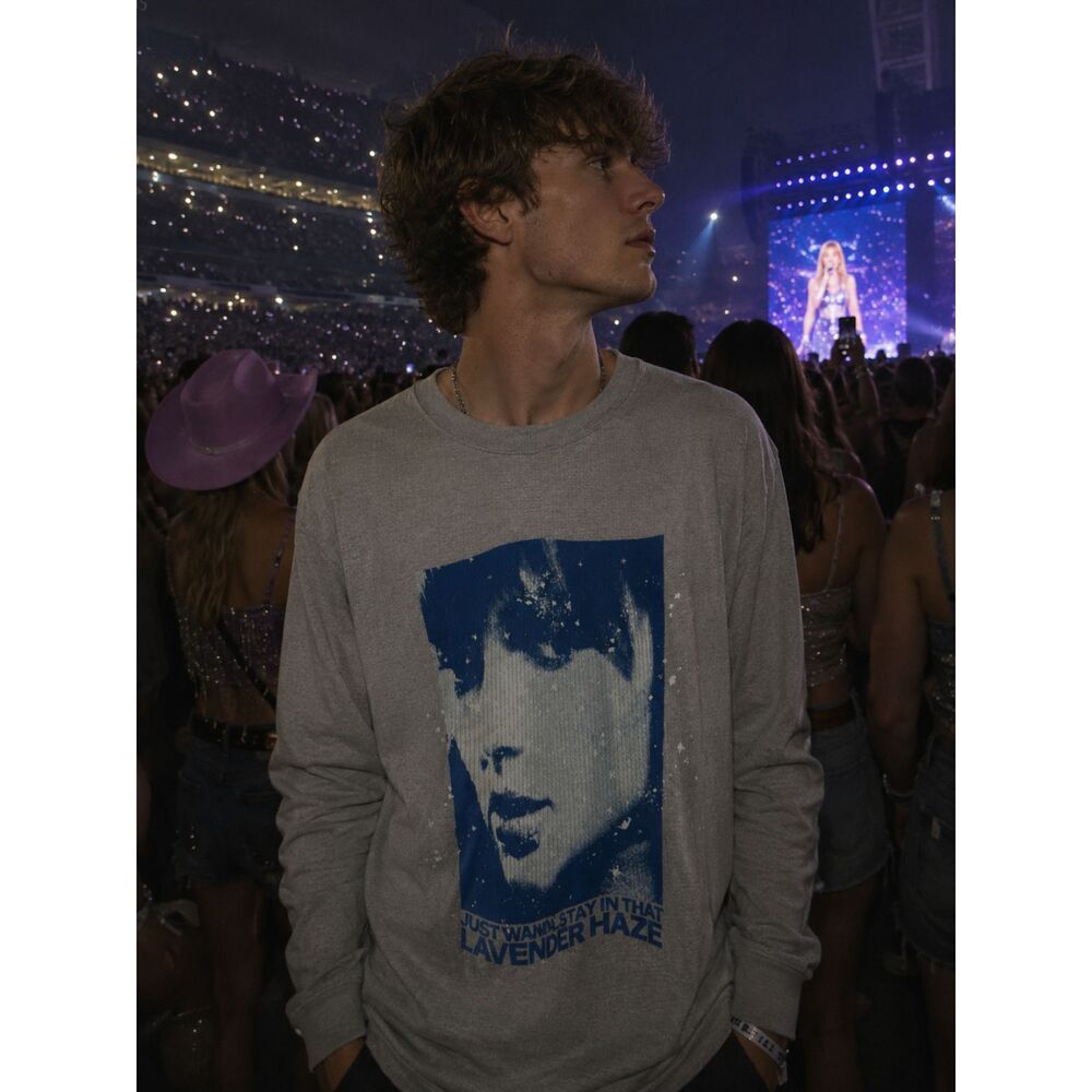 Taylor Swift Sweatshirt Mens XL Midnights I Just Wanna Stay Lavender Haze Tour